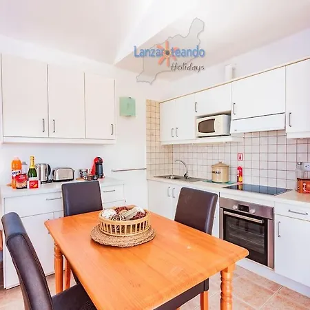 Apartment Casita El Faro En Playa Bastian Aircon In The Bedrooms Vv Costa Teguise