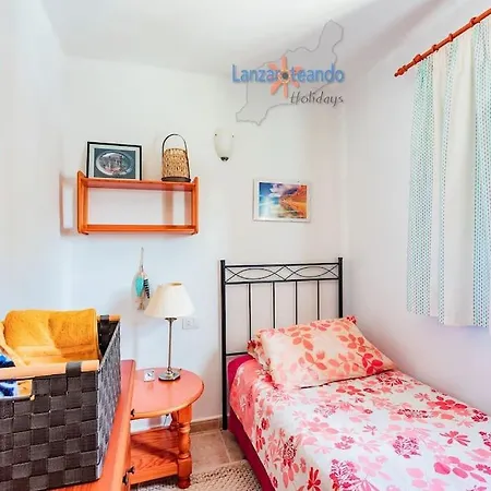 Apartment Casita El Faro En Playa Bastian Aircon In The Bedrooms Vv