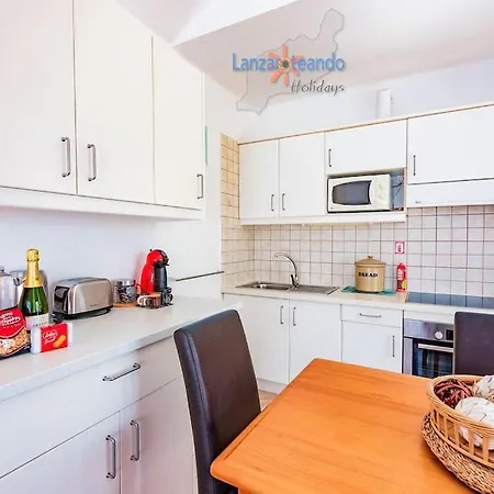 Apartment Casita El Faro En Playa Bastian Aircon In The Bedrooms Vv Costa Teguise