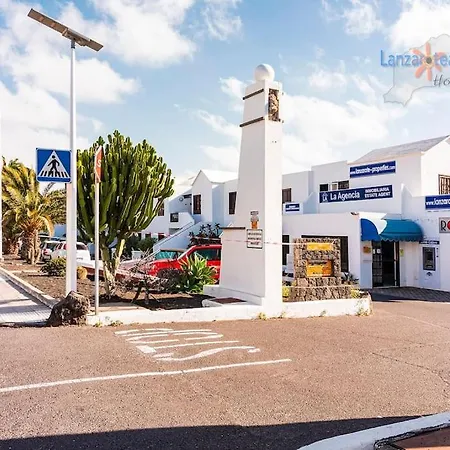 Apartment Casita El Faro En Playa Bastian Aircon In The Bedrooms Vv
