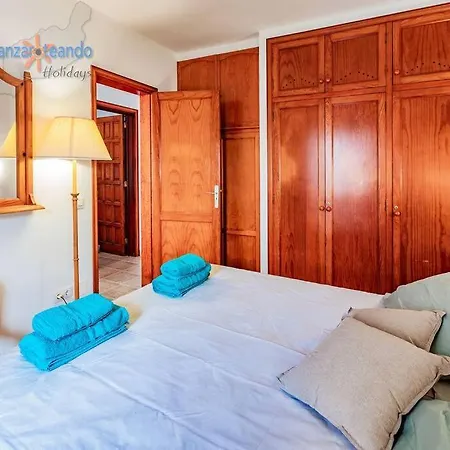 Apartment Casita El Faro En Playa Bastian Aircon In The Bedrooms Vv Costa Teguise