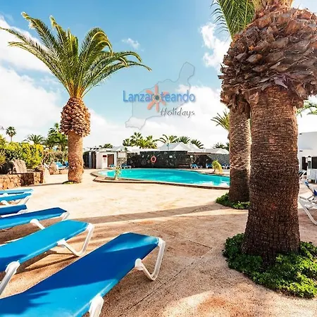 Apartment Casita El Faro En Playa Bastian Aircon In The Bedrooms Vv